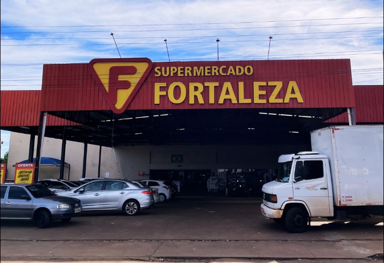 Fachada da loja Fortaleza — Vila Rosa